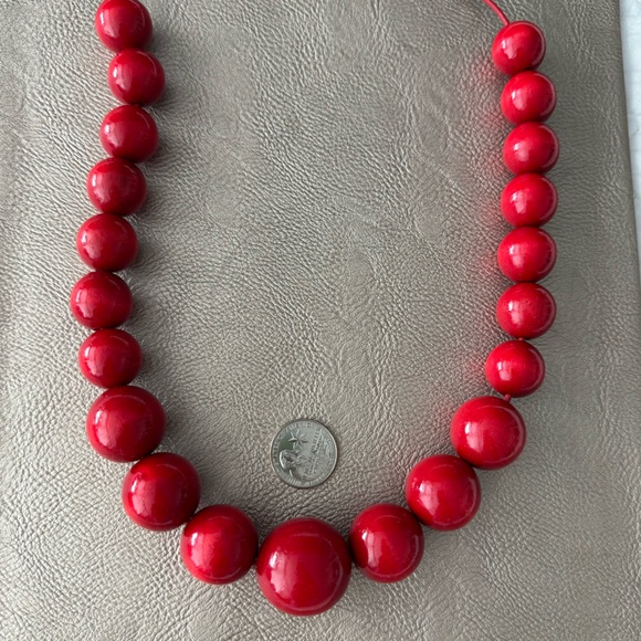 NWOT Elegant Red Wooden Necklace - Picture 6 of 7